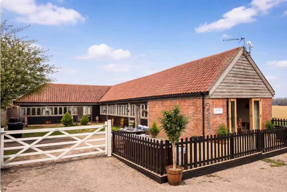Monks Barn holiday accommodation at Langley Abbey Estate